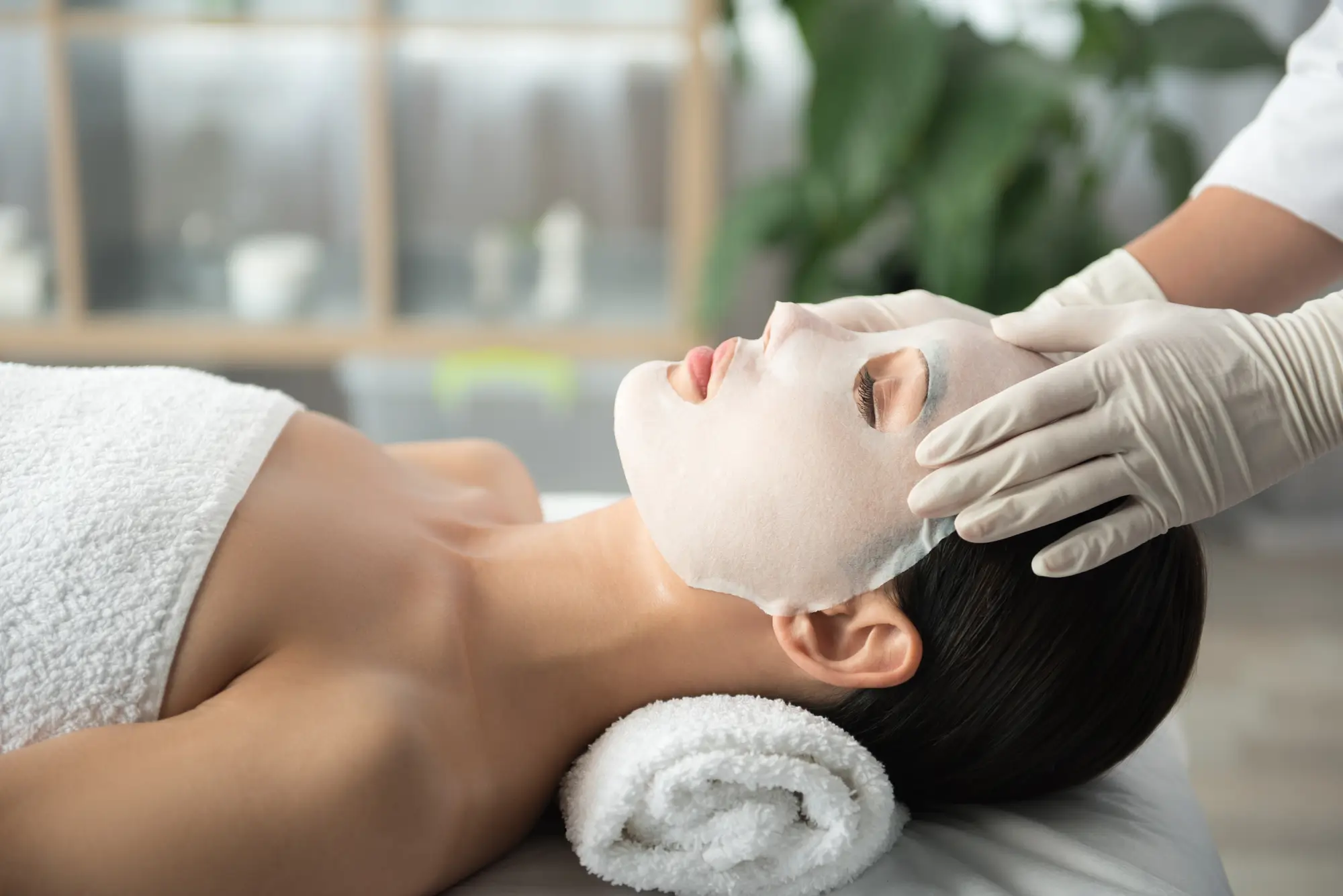 Maszkos arckezelés közben