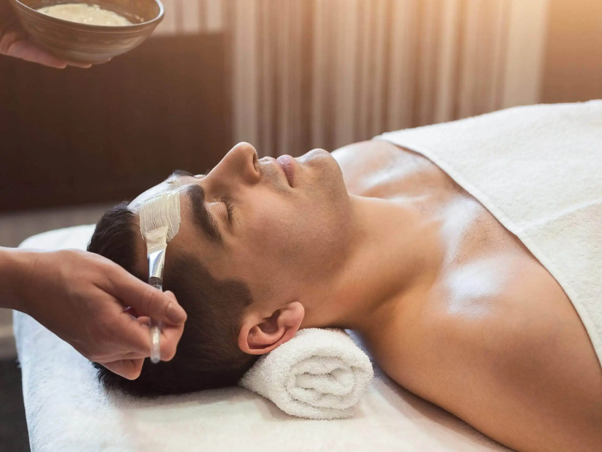 Férfi arckezelés - hatóanyag felvitele